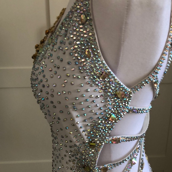 International Latin competition dress custom hand made (never danced in) - Picture 10 of 12